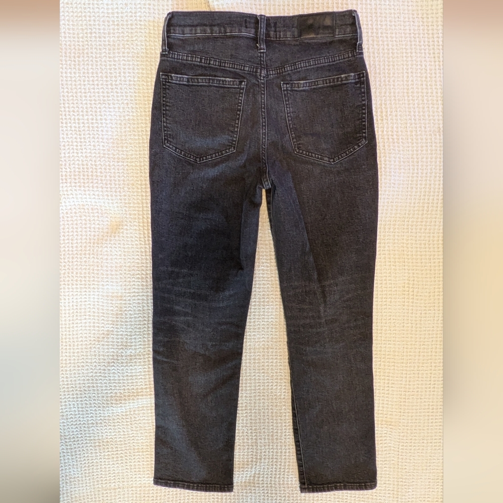 Madewell Gray Vintage Crop Jeans - Picture 2 of 7